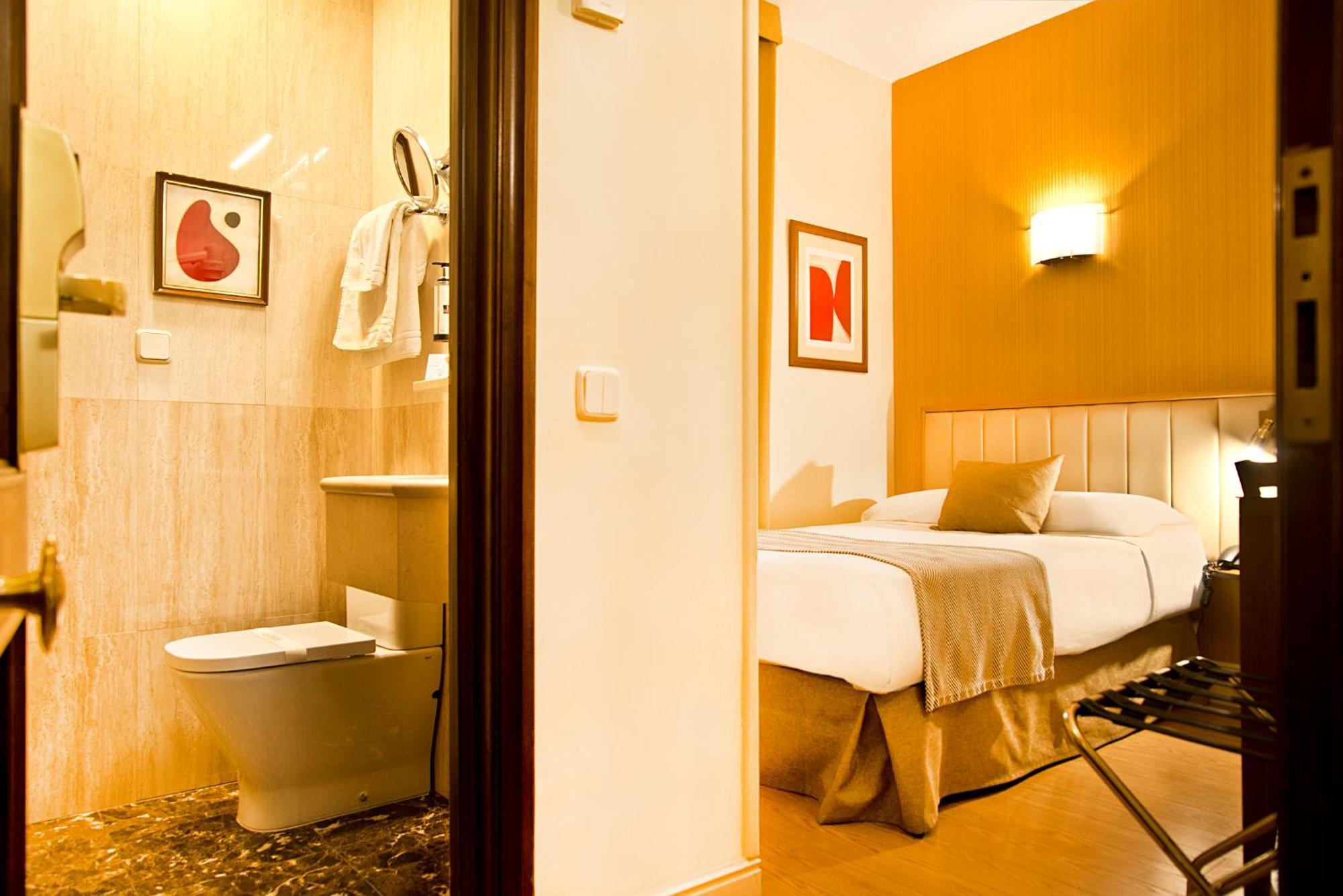 Hotel Condes 3*